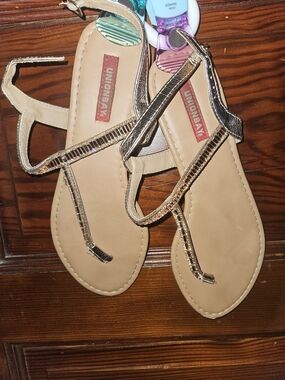 UNIONBAY Metallic Gold T-Strap Sandals